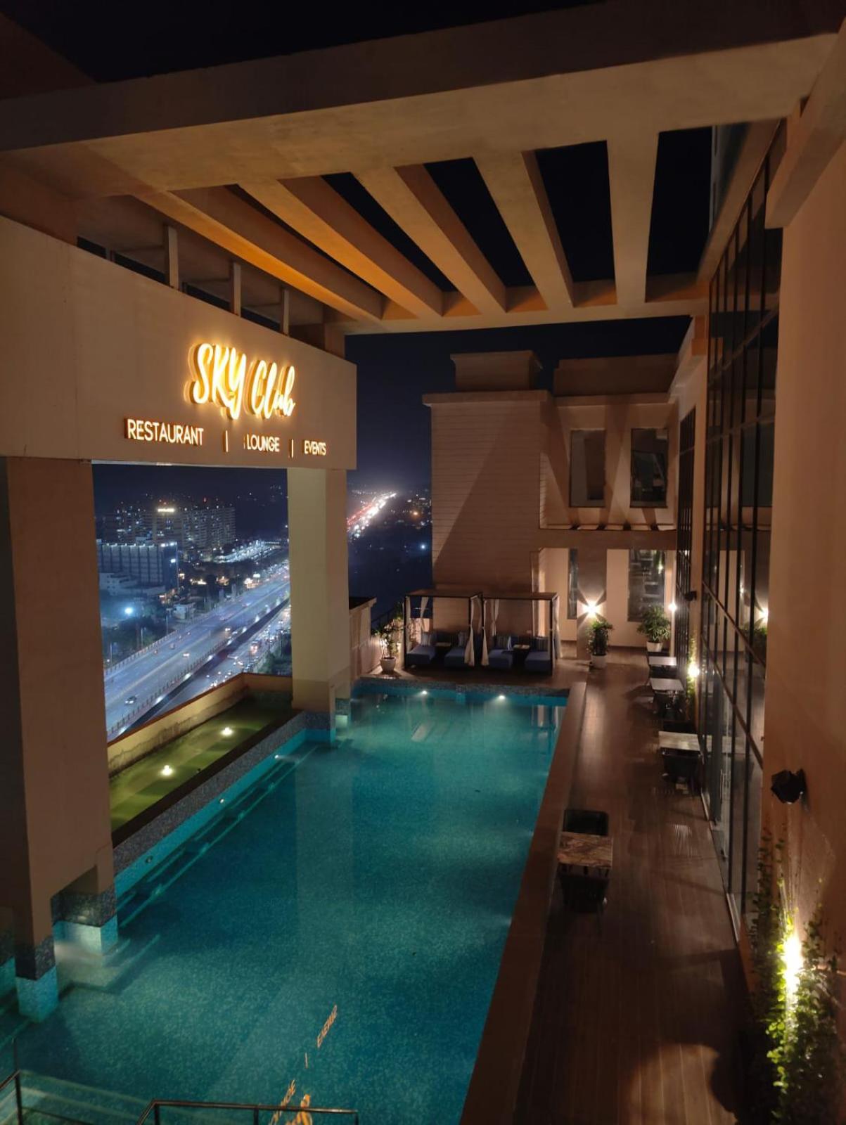 Rhythm Gurugram Hotel & Suites, Sohna Road Гургаон Екстериор снимка