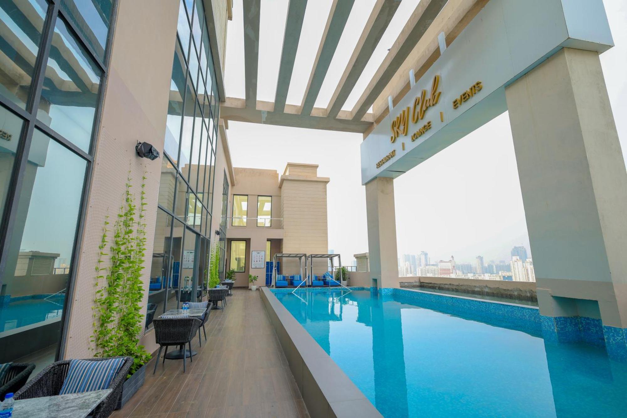 Rhythm Gurugram Hotel & Suites, Sohna Road Гургаон Екстериор снимка
