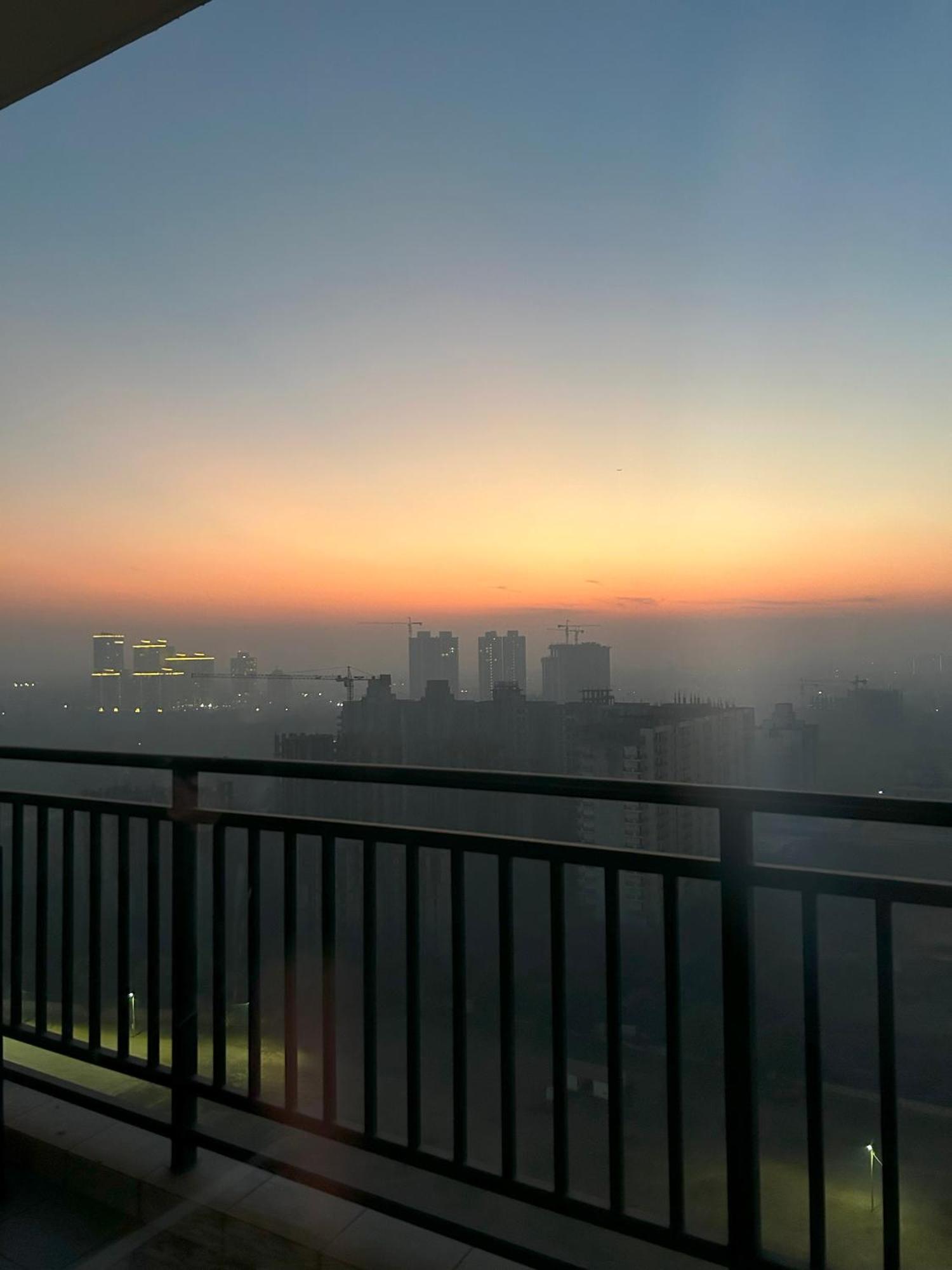 Rhythm Gurugram Hotel & Suites, Sohna Road Гургаон Екстериор снимка