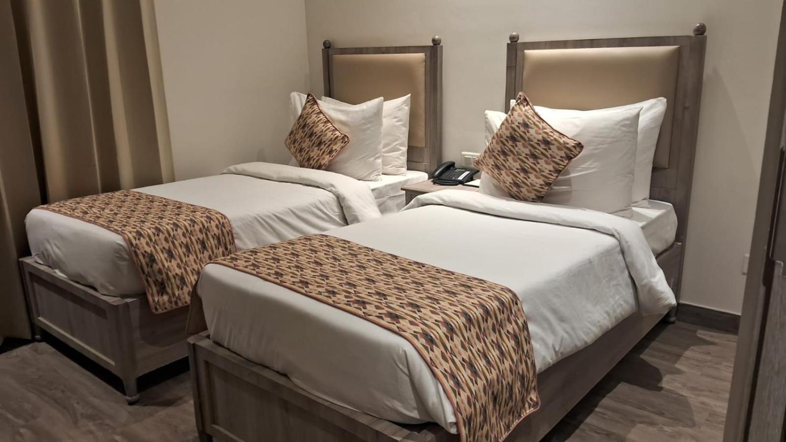 Rhythm Gurugram Hotel & Suites, Sohna Road Гургаон Екстериор снимка